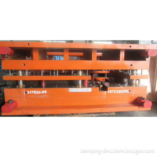 Stamping Die with Tapping Unit